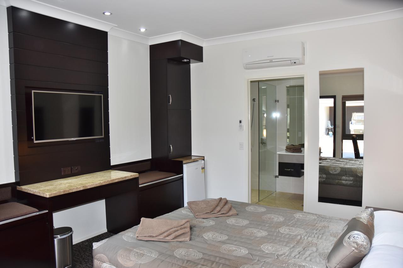 Western Downs Motor Inn Miles Esterno foto