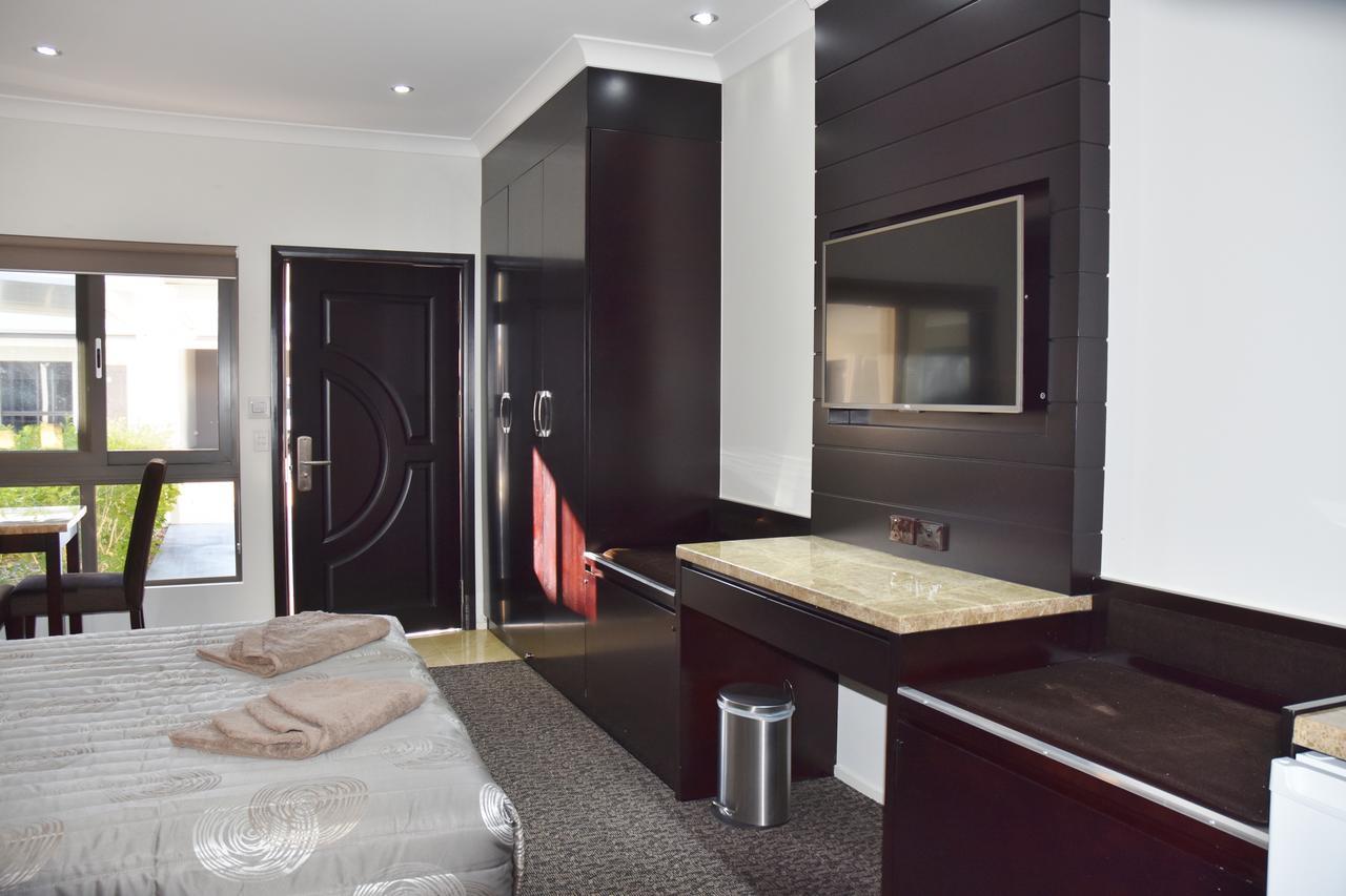 Western Downs Motor Inn Miles Esterno foto