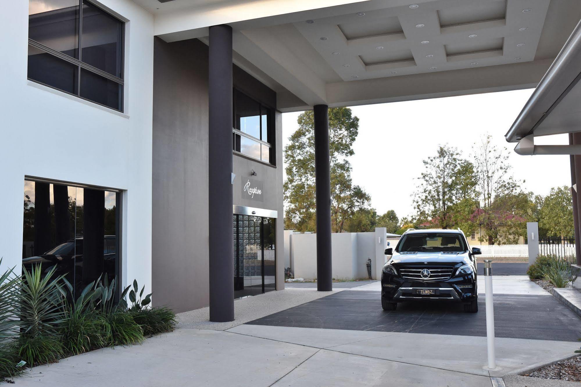 Western Downs Motor Inn Miles Esterno foto