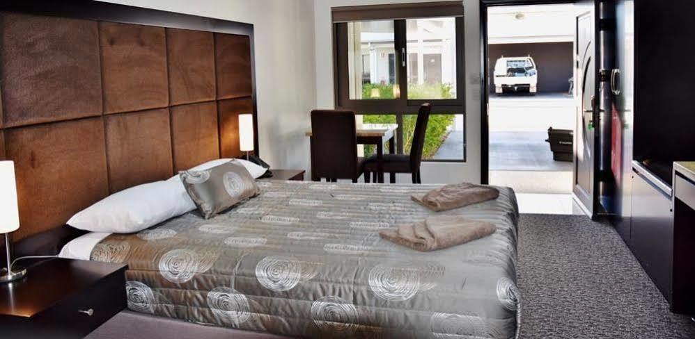 Western Downs Motor Inn Miles Esterno foto