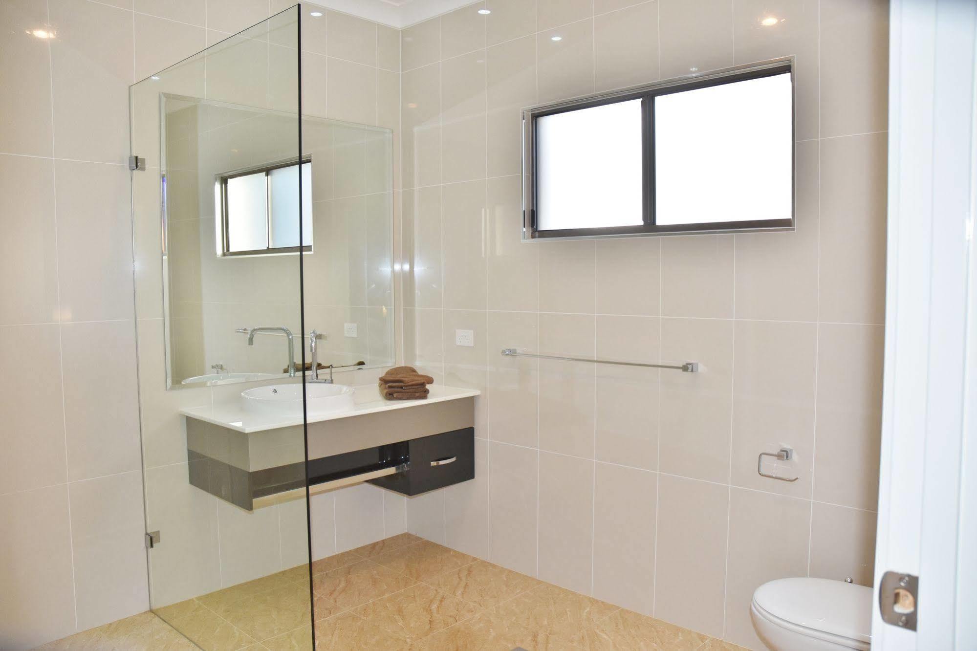 Western Downs Motor Inn Miles Esterno foto