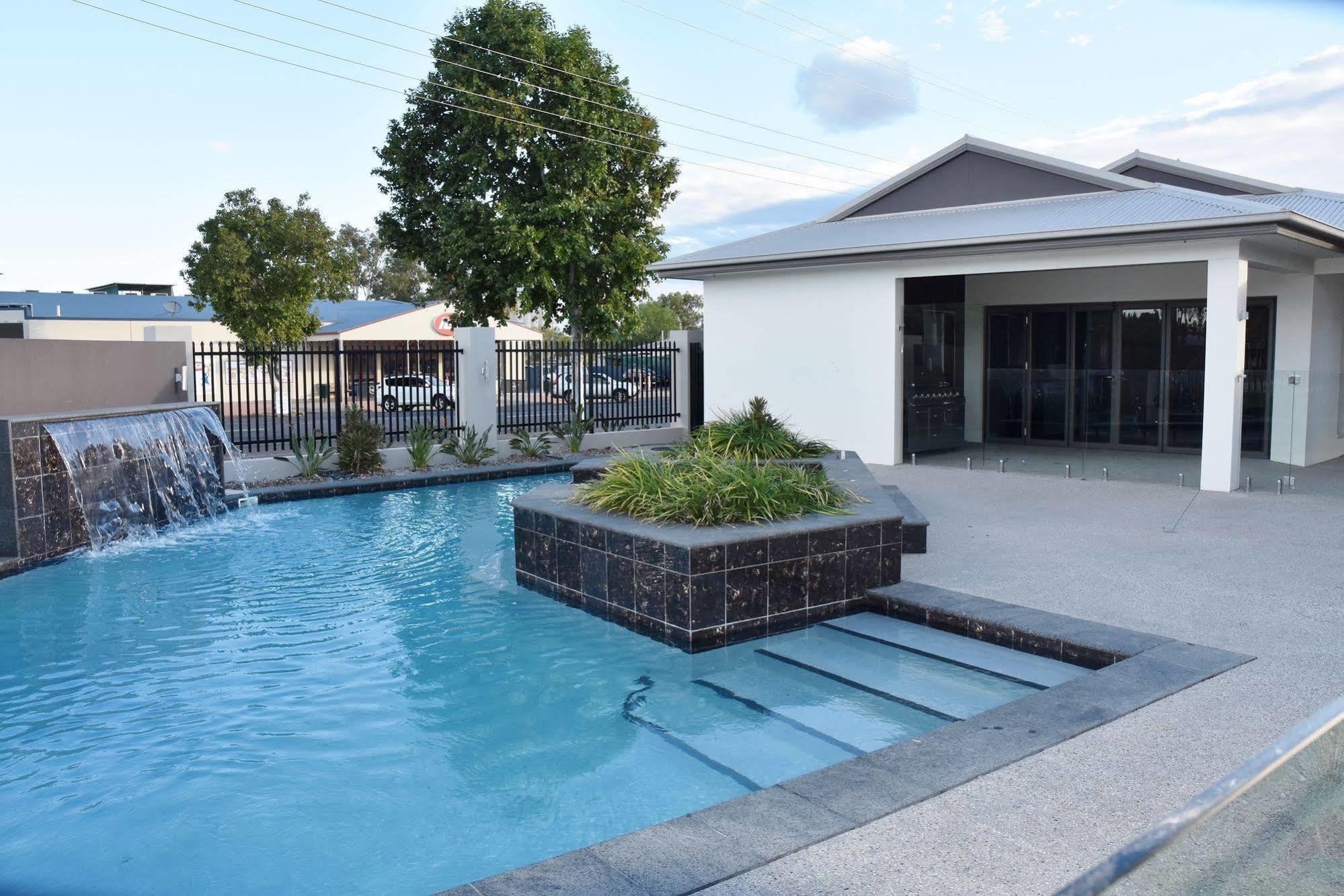 Western Downs Motor Inn Miles Esterno foto