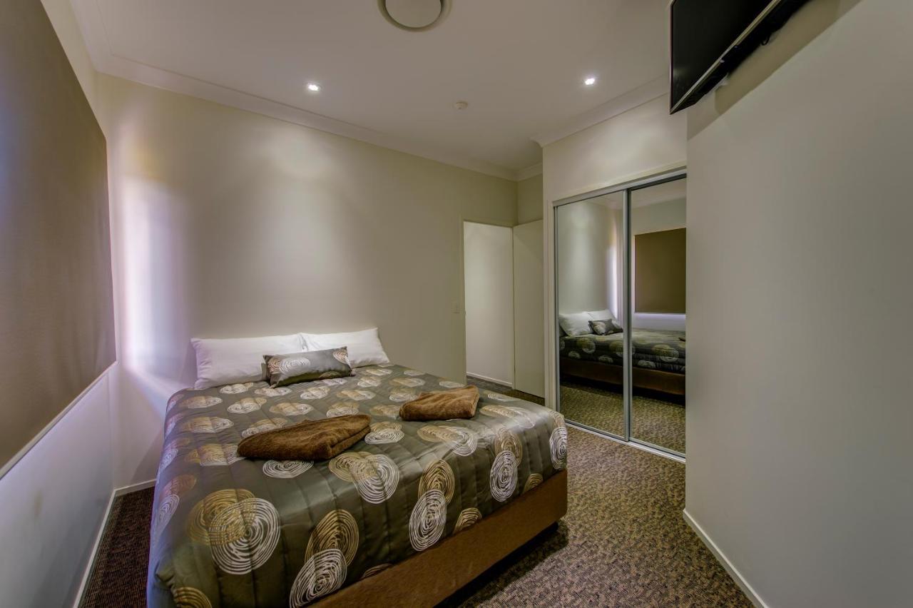 Western Downs Motor Inn Miles Esterno foto