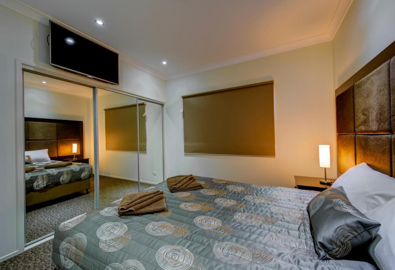 Western Downs Motor Inn Miles Esterno foto
